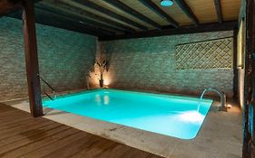 Albergue Celenis, Caldas de reis